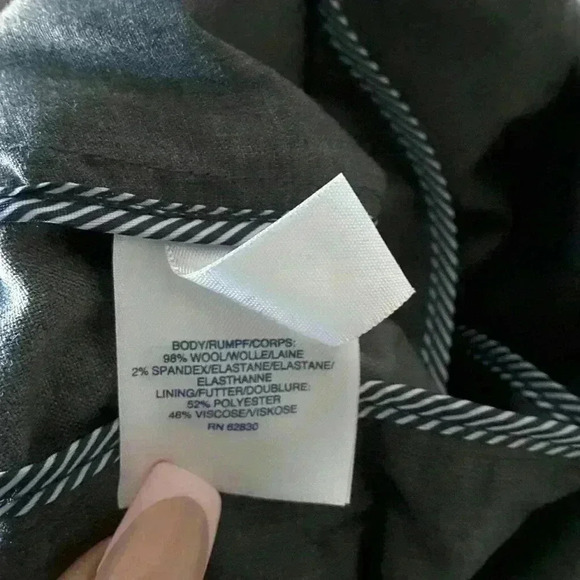 Lands' End Classic Slacks 44x27.5 - Picture 6 of 6